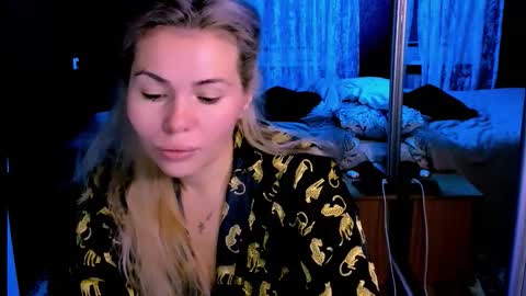 Snapshot of loraboyar chatting on 10-27-25, 02:37 Lora online show from 10-27-25, 02:37