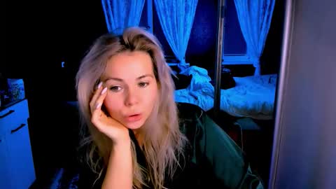 Snapshot of loraboyar chatting on 11-17-25, 02:28 Lora online show from 11-17-25, 02:28