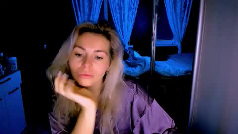 Snapshot of loraboyar chatting on 11-21-25, 02:43 Lora online show from 11-21-25, 02:43