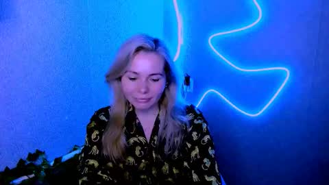 Lora online show from 02-20-26, 03:25