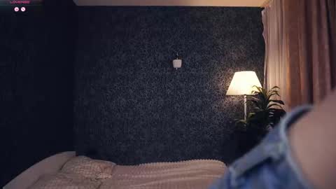 Lora online show from 12-03-25, 05:15