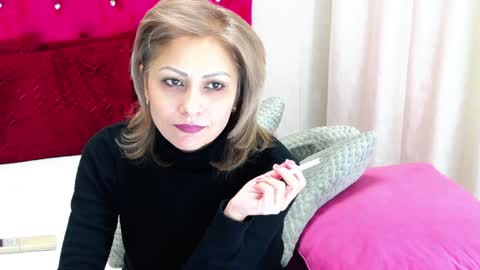 loradelniro1 online show from 12-29-24, 01:17