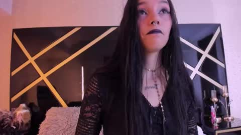 loraineblake online show from 11-26-25, 12:28