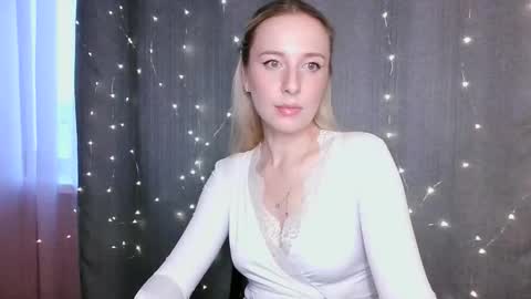 loravine online show from 03-24-26, 02:55