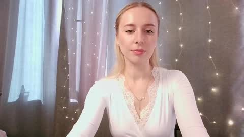 loravine online show from 03-29-26, 12:27