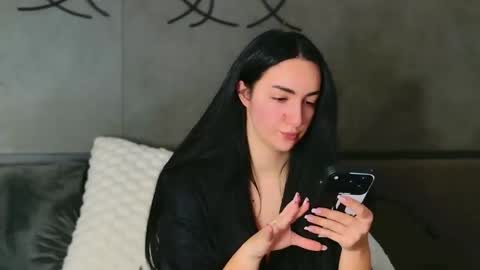 Snapshot of lorawarnner chatting on 11-27-25, 02:19 Miss online show from 11-27-25, 02:19