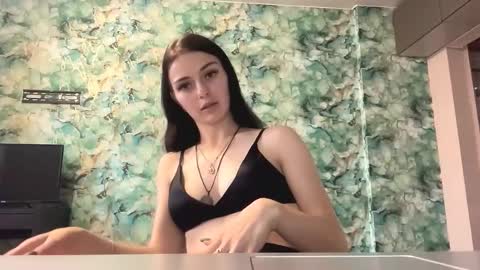 Snapshot of loreeluben chatting on 09-09-25, 12:15 Olivia online show from 09-09-25, 12:15