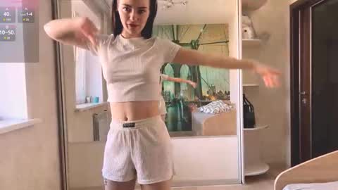 Snapshot of loreeluben chatting on 10-31-25, 05:19 Olivia online show from 10-31-25, 05:19