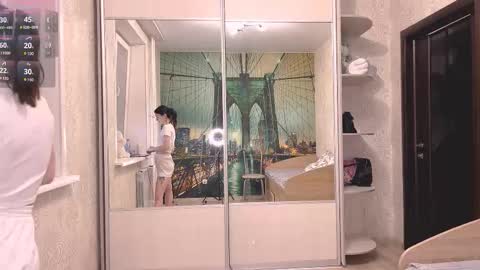 Snapshot of loreeluben chatting on 11-12-25, 01:11 Olivia online show from 11-12-25, 01:11