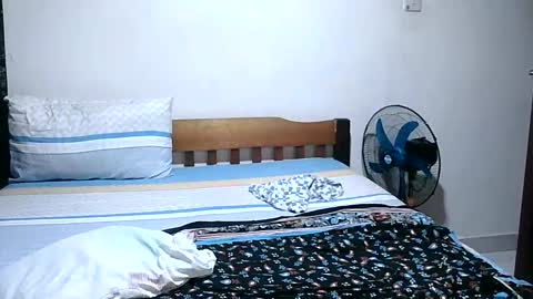 Snapshot of loreencutie chatting on 11-18-25, 08:57 loreen online show from 11-18-25, 08:57