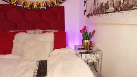 LORELI online show from 10-30-25, 03:30