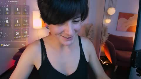 Snapshot of loren_daze chatting on 10-15-25, 02:39 Loren online show from 10-15-25, 02:39