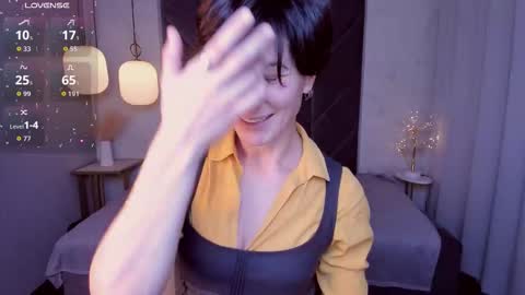 Snapshot of loren_daze chatting on 10-29-25, 02:19 Loren online show from 10-29-25, 02:19