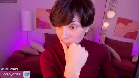 Snapshot of loren_daze chatting on 11-06-25, 02:18 Loren online show from 11-06-25, 02:18