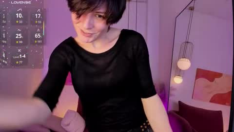 Snapshot of loren_daze chatting on 11-22-25, 02:05 Loren online show from 11-22-25, 02:05