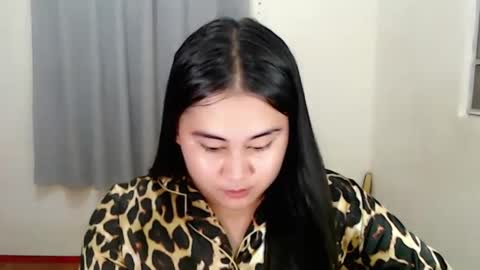 Snapshot of lorenpage_love chatting on 01-08-25, 09:53 LOREN online show from 01-08-25, 09:53
