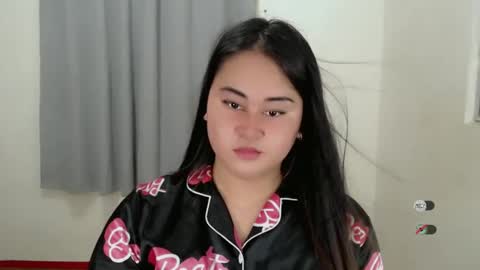 Snapshot of lorenpage_love chatting on 01-15-25, 10:06 LOREN online show from 01-15-25, 10:06