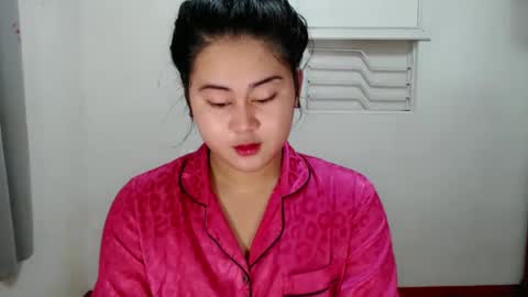 Snapshot of lorenpage_love chatting on 01-17-25, 06:47 LOREN online show from 01-17-25, 06:47