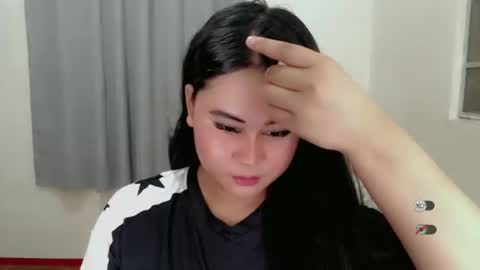 Snapshot of lorenpage_love chatting on 02-11-25, 06:08 LOREN online show from 02-11-25, 06:08