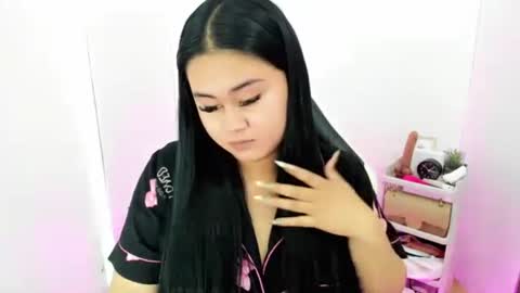 Snapshot of lorenpage_love chatting on 09-17-25, 05:58 LOREN online show from 09-17-25, 05:58