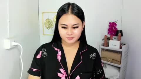 Snapshot of lorenpage_love chatting on 10-10-25, 05:39 LOREN online show from 10-10-25, 05:39