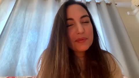 lorenrutty online show from 11-20-25, 07:19