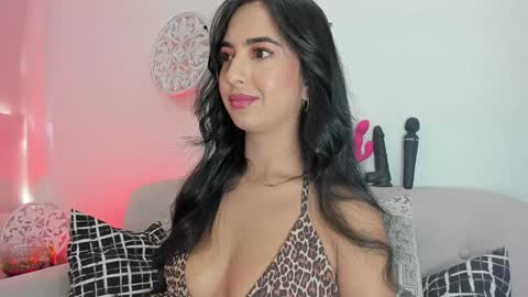 L O R E N online show from 01-15-25, 04:21