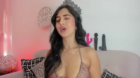 L O R E N online show from 01-26-25, 05:02