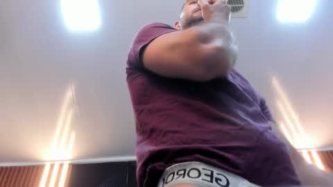  L O R E N Z O  Thumbs Up help  online show from 11-28-25, 05:26