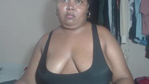 lorena online show from 11-17-25, 04:07