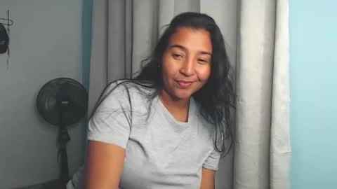 Loretta Gmez online show from 11-19-25, 02:00