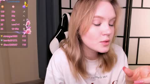 Snapshot of lorettacarnley chatting on 01-31-25, 01:22 Alice online show from 01-31-25, 01:22