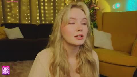 Snapshot of lorettacarnley chatting on 09-18-25, 07:05 Alice online show from 09-18-25, 07:05