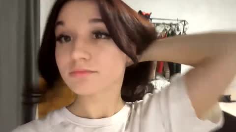 Snapshot of lorettedekay chatting on 10-09-25, 03:43 Kate online show from 10-09-25, 03:43