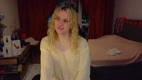 Lori -----------------------------------    online show from 12-18-24, 02:38