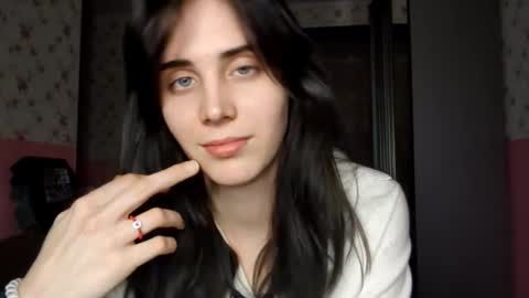 Snapshot of lorinepiro chatting on 11-12-25, 04:18 Kira online show from 11-12-25, 04:18