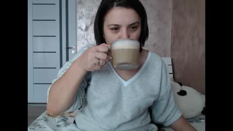 LorraGrey online show from 12-17-25, 06:52