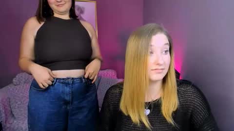 Lora for u online show from 09-15-25, 07:58