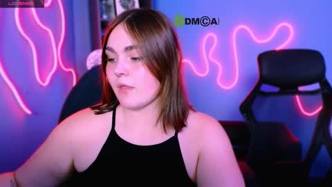 Lora for u online show from 09-22-25, 07:49
