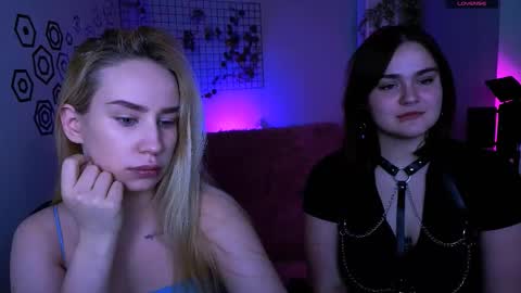 Lora for u online show from 10-19-25, 07:14