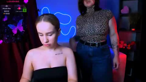 Lora for u online show from 10-24-25, 04:58