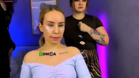 Lora for u online show from 11-12-25, 08:08