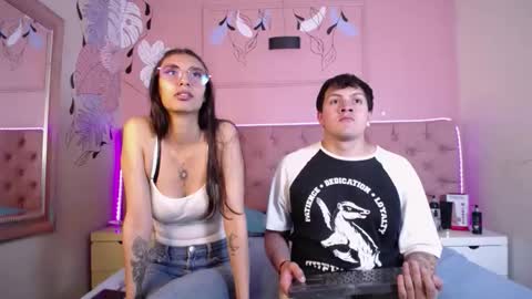 Snapshot of los_inquietos chatting on 12-17-25, 08:37 Los inquietos online show from 12-17-25, 08:37