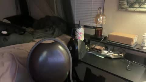 Snapshot of lottiepoppie chatting on 12-11-24, 01:28 Lottiepoppie online show from 12-11-24, 01:28
