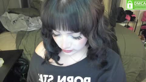 Snapshot of lottiepoppie chatting on 12-13-24, 09:02 Lottiepoppie online show from 12-13-24, 09:02