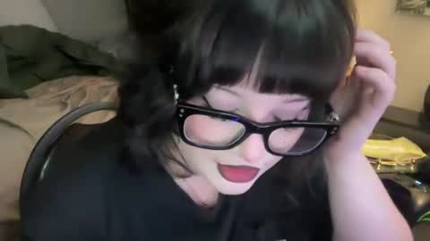 Snapshot of lottiepoppie chatting on 12-20-24, 03:25 Lottiepoppie online show from 12-20-24, 03:25
