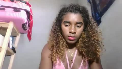 louane98 online show from 02-08-26, 06:17