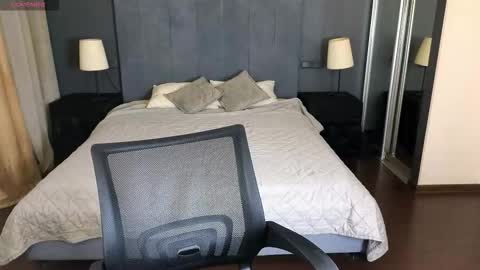 Snapshot of louie_evans chatting on 09-21-25, 09:05 louie_evans online show from 09-21-25, 09:05