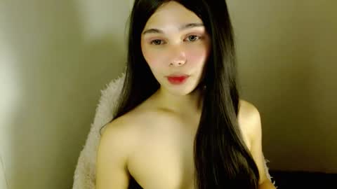 louilalicious online show from 11-27-25, 01:07