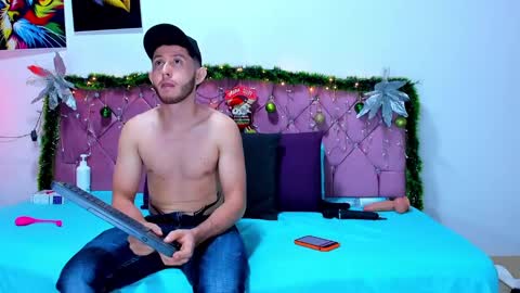 Snapshot of louis_bcasta1 chatting on 12-18-24, 11:02 OF louis bcasta1 online show from 12-18-24, 11:02